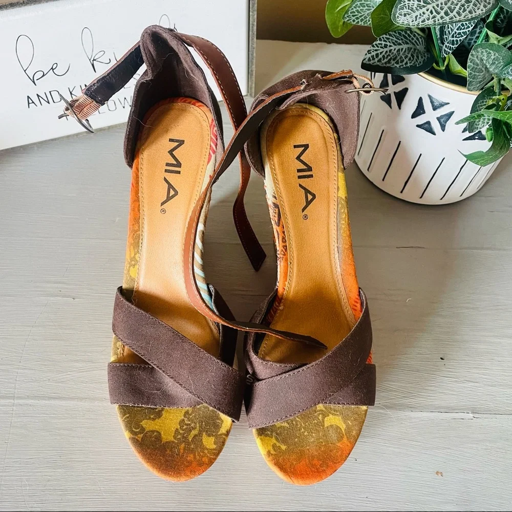 ❌SOLD❌ Mia | boho tribal orange and brown wedge sandals - Picture 4 of 5
